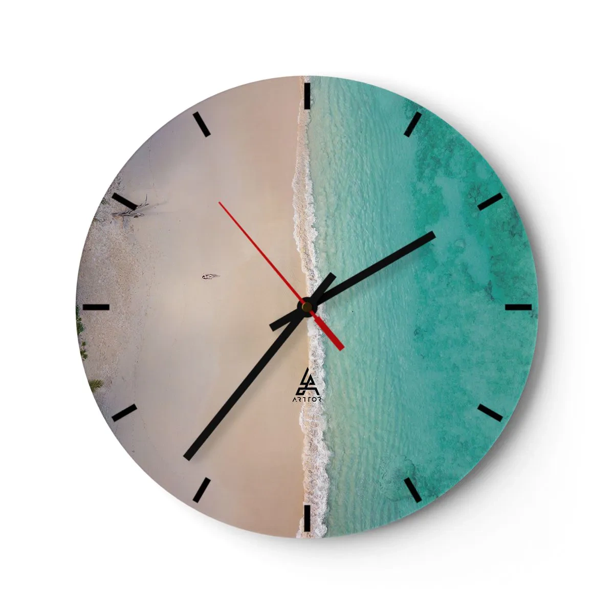 Vægur, Uret - Luftfoto af det turkisblå hav og sandstranden - 30x30cm - Paradis strand - Moderne vægdekoration til stue, køkken og soveværelse ARTTOR