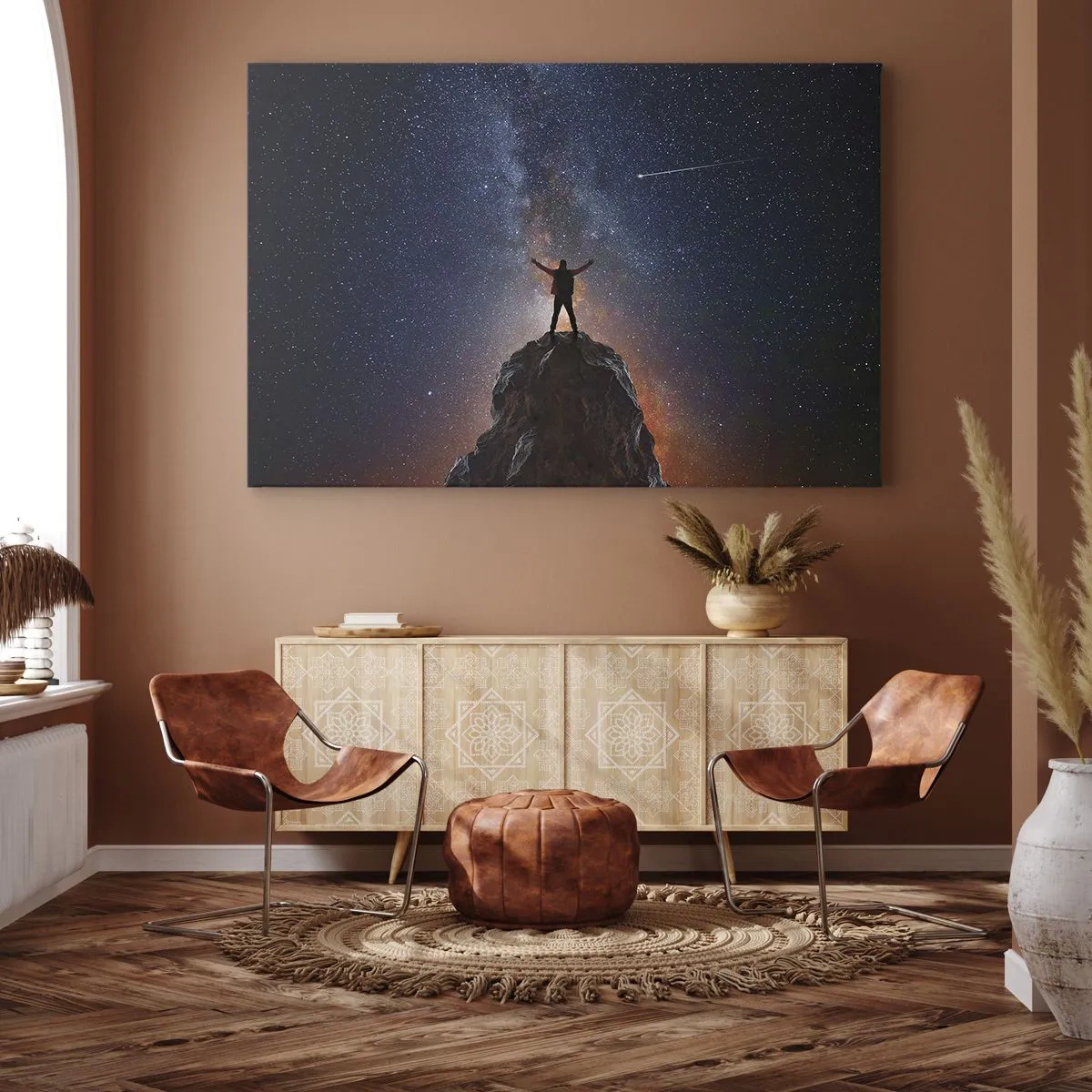 Lærredstryk - Billede på lærred - En figur på en bjergtop under en stjernehimmel - 70x50cm - Magten er hos mig! - Moderne vægdekoration til stue og soveværelse ARTTOR