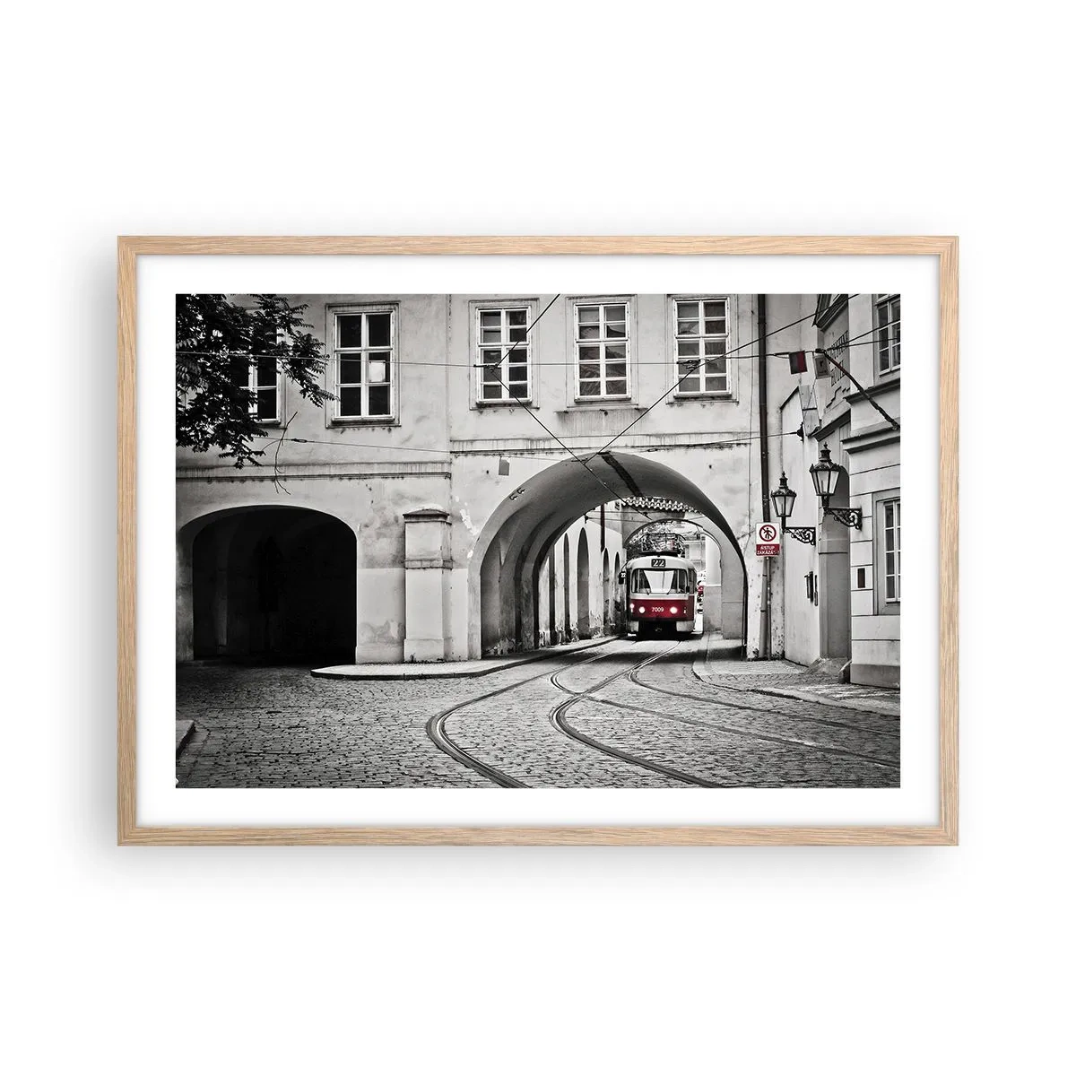 Plakat i ramme af lyst egetræ - Gennem byens labyrint - 70x50 cm