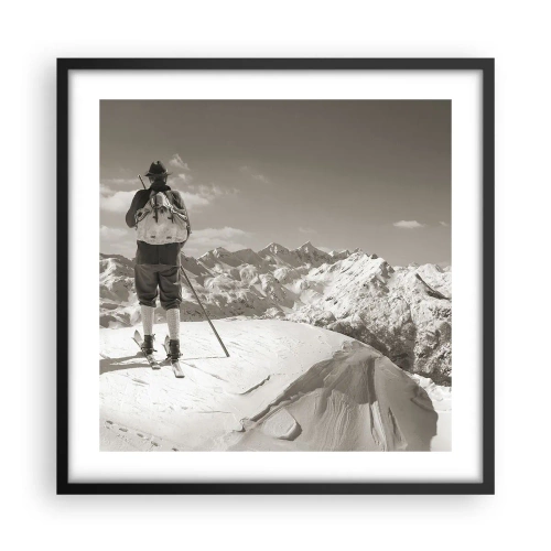Plakat i sort ramme - Og bjergene er de samme - 50x50 cm