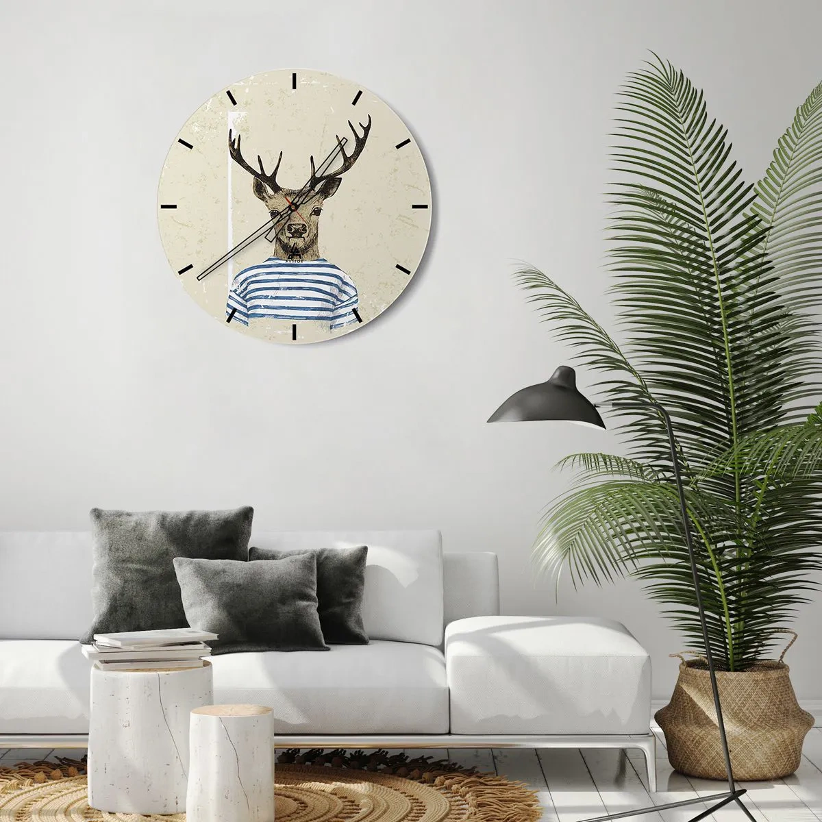 Vægur, Uret - En tegneseriehjort i stribet tøj mod en beige baggrund - 30x30cm - Fordi jeg kan lide stribede skjorter! - Moderne vægdekoration til stue, køkken og soveværelse ARTTOR