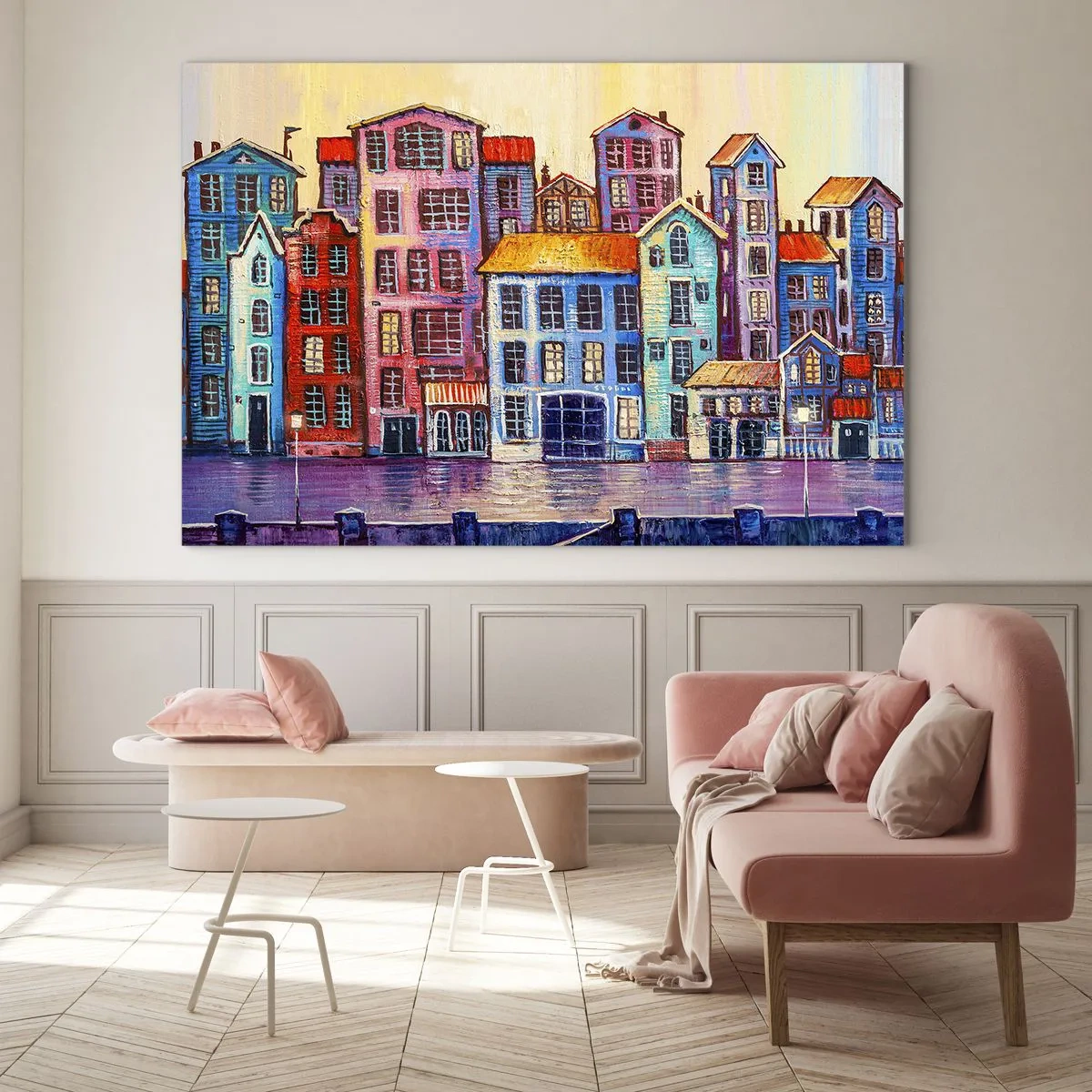 Billede på glas - Farverige lejlighedshuse spejlet i vandet - 70x50cm - En by som et eventyr - Moderne vægdekoration til stue og soveværelse ARTTOR