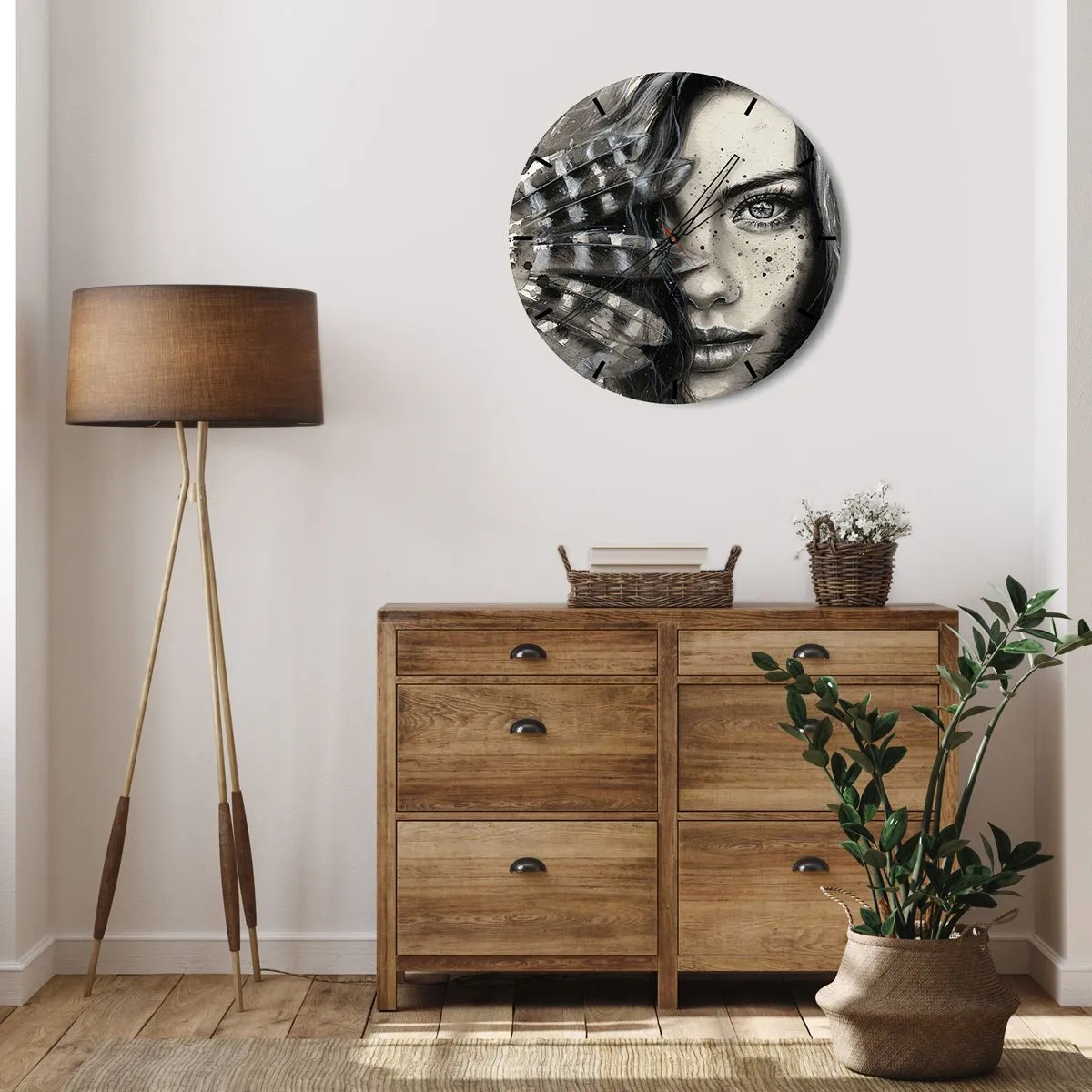 Vægur, Uret - Portræt af en kvinde med kunstnerisk penselstrøgseffekt - 30x30cm - Vild skønhed - Moderne vægdekoration til stue, køkken og soveværelse ARTTOR
