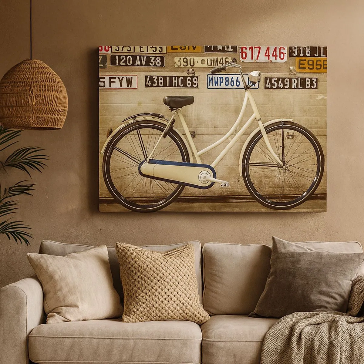 Lærredstryk - Billede på lærred - En retro cykel mod en væg dekoreret med nummerplader - 70x50cm - Ingen komplekser - Moderne vægdekoration til stue og soveværelse ARTTOR