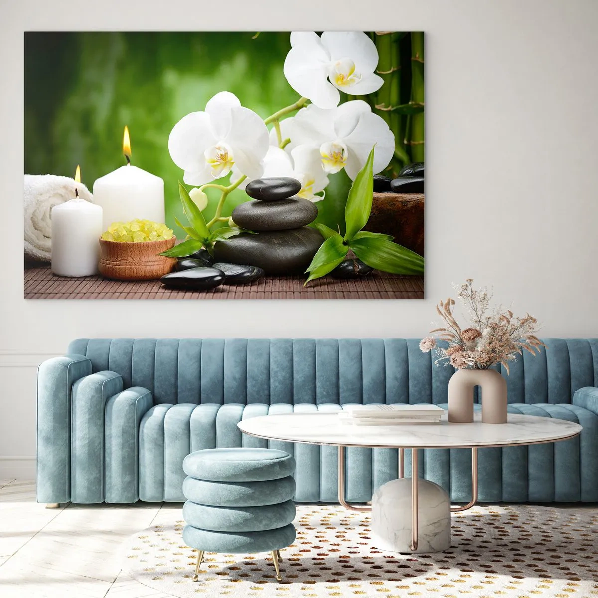 Billede på glas - Spa med orkideer, sten og stearinlys mod en grøn baggrund - 70x50cm - Duftende, blomstret, delikat touch - Moderne vægdekoration til stue og soveværelse ARTTOR