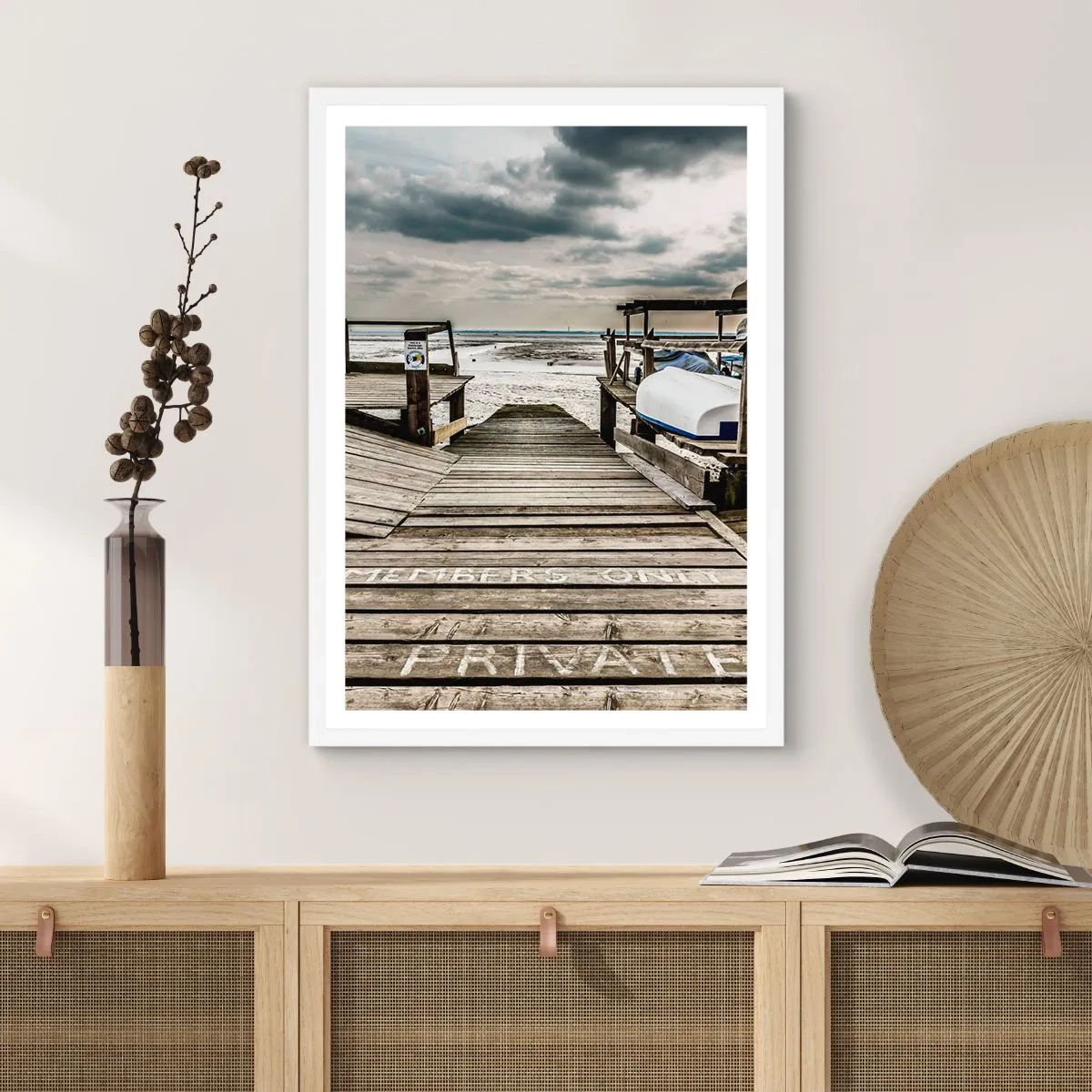 Plakat i hvid ramme - Stranden i nord - 70x100 cm