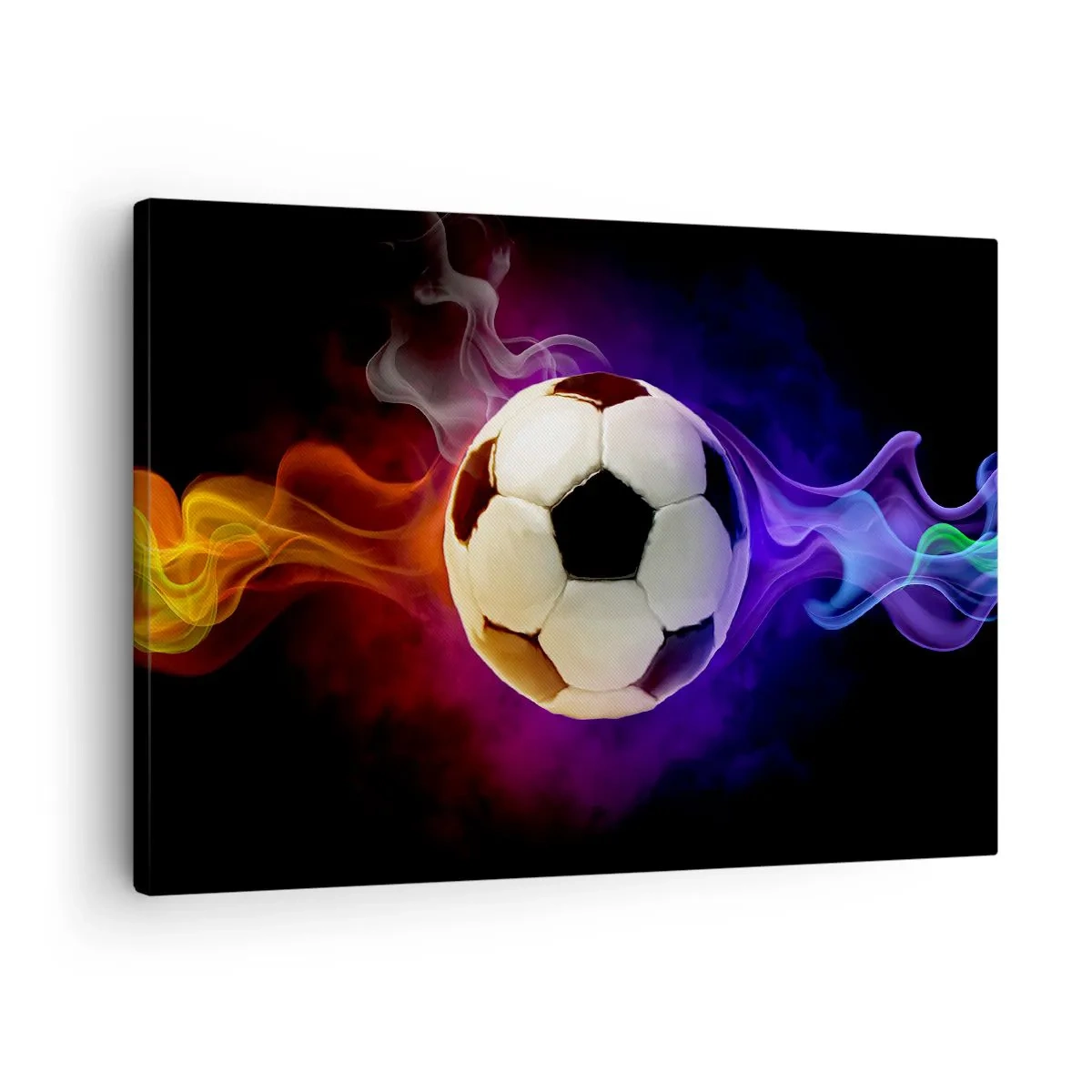 Lærredstryk - Billede på lærred - En fodbold omgivet af farverige røgeffekter på en mørk baggrund. - 70x50cm - Spillets magiske kraft - Moderne vægdekoration til stue og soveværelse ARTTOR