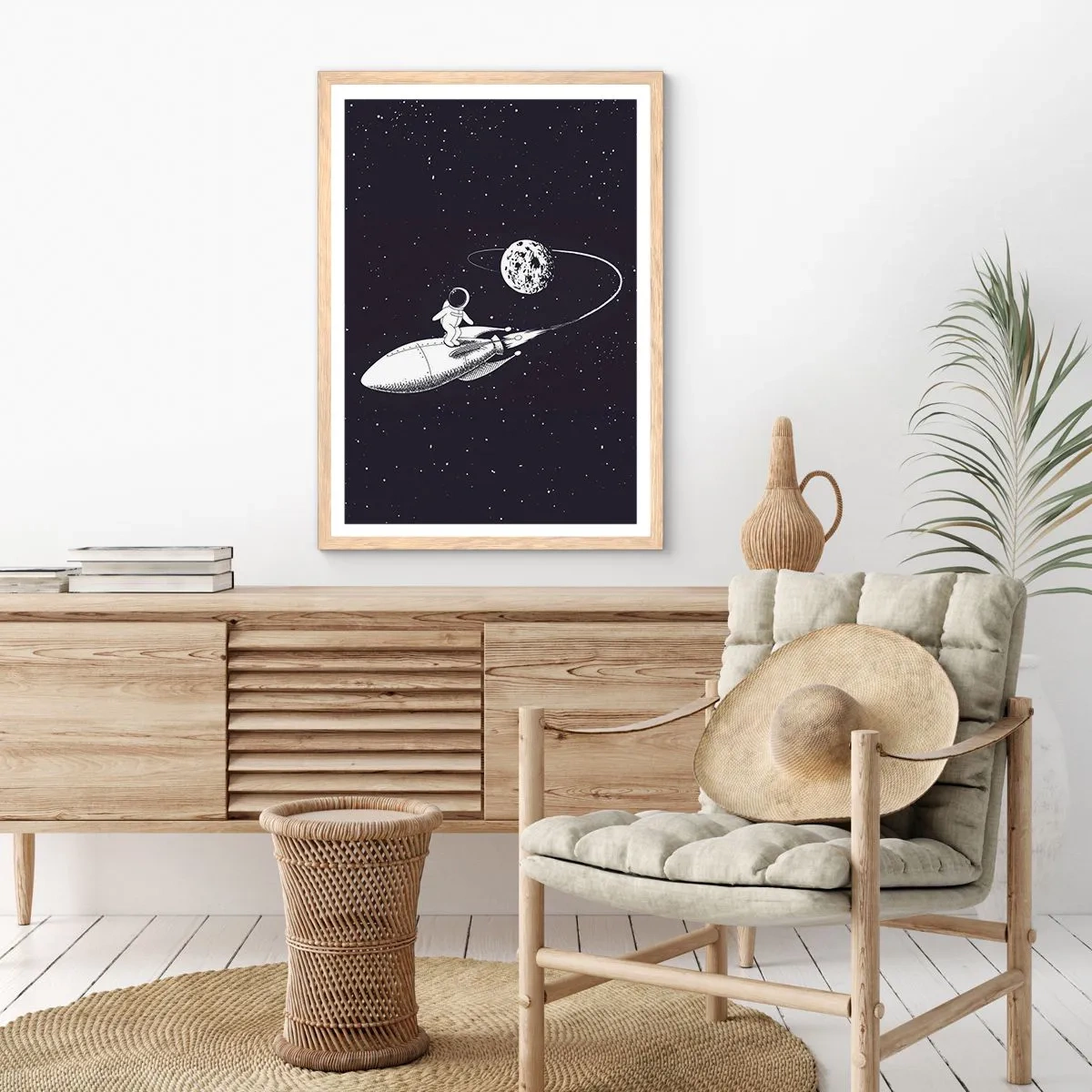 Plakat i ramme af lyst egetræ - Space surfer - 70x100 cm
