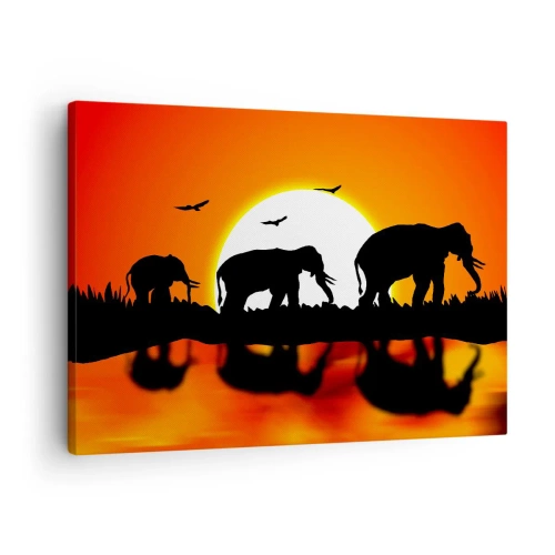 Lærredstryk - Billede på lærred - Silhuetter af elefanter ved solnedgang over vand med refleksion - 70x50cm - Og om aftenen til en lille drink - Moderne vægdekoration til stue og soveværelse ARTTOR