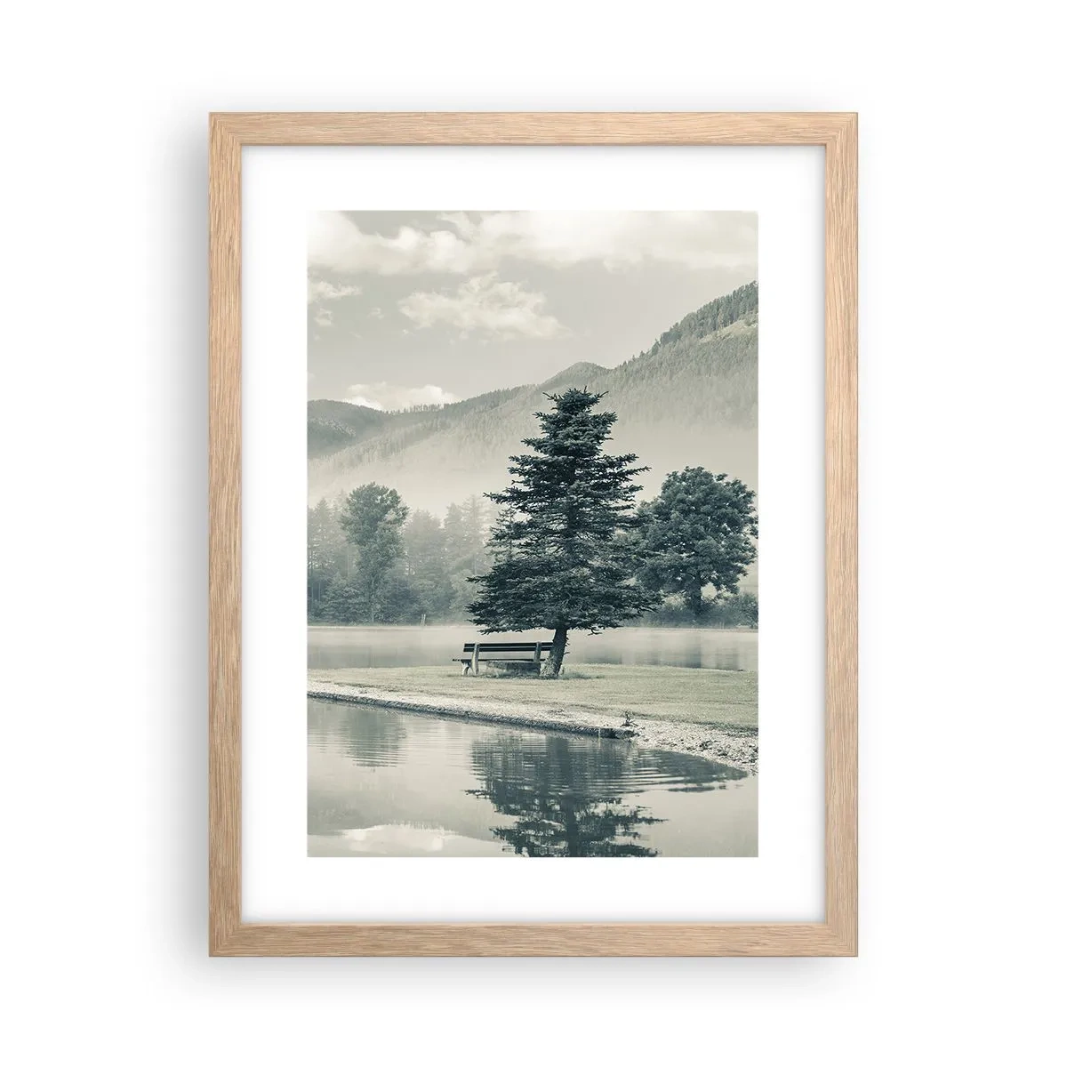 Plakat i ramme af lyst egetræ - Søen sover stadig - 30x40 cm