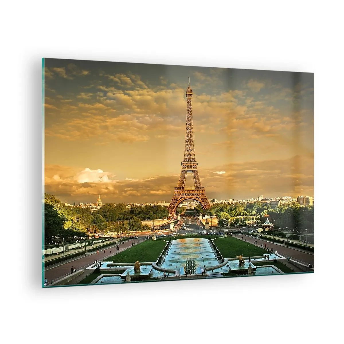 Billede på glas - Eiffeltårnet omgivet af parisiske haver ved solnedgang - 70x50cm - Dronningen af Paris - Moderne vægdekoration til stue og soveværelse ARTTOR
