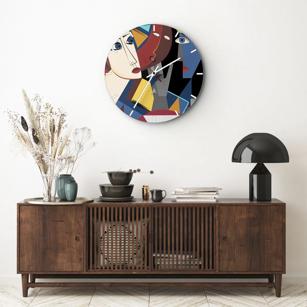Vægur, Uret - Kubistiske ansigter i levende farver i en geometrisk komposition - 30x30cm - Kubistisk samtale - Moderne vægdekoration til stue, køkken og soveværelse ARTTOR