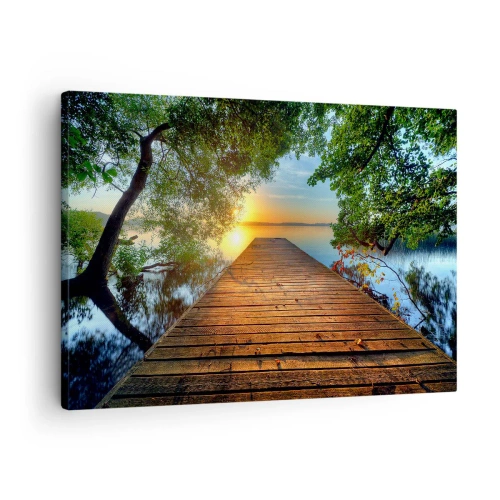 Lærredstryk - Billede på lærred - En træmole omgivet af grønne områder under solnedgang - 70x50cm - Tag dig god tid, sæt dig ned - Moderne vægdekoration til stue og soveværelse ARTTOR
