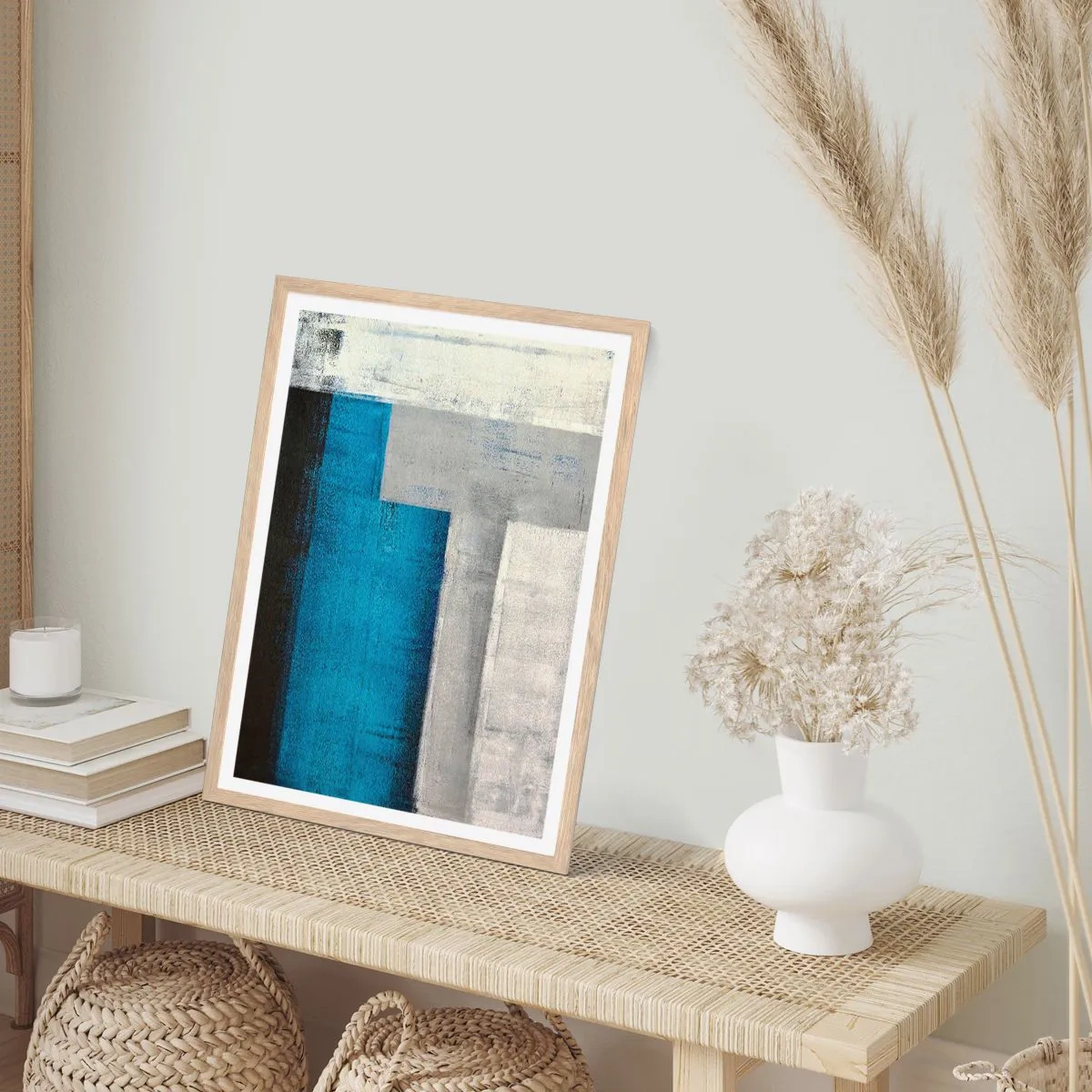 Plakat i ramme af lyst egetræ - Poetisk komposition af grå og blå - 61x91 cm