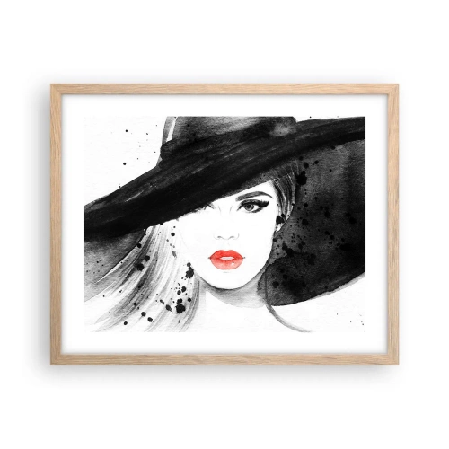 Plakat i ramme af lyst egetræ - Dame i sort - 50x40 cm
