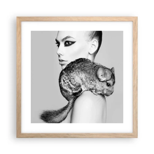 Plakat i ramme af lyst egetræ - Dame med en chinchilla - 40x40 cm