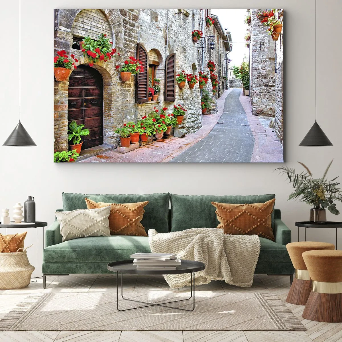 Lærredstryk - Billede på lærred - En smal gade med stenbygninger dekoreret med blomsterpotter - 70x50cm - Italiensk atmosfære - Moderne vægdekoration til stue og soveværelse ARTTOR