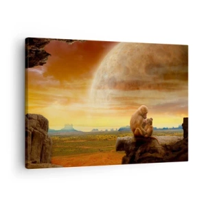 Lærredstryk - Billede på lærred - Aber sidder på en klippe i et surrealistisk landskab med en kæmpeplanet - 70x50cm - Kærlighed overalt den samme - Moderne vægdekoration til stue og soveværelse ARTTOR