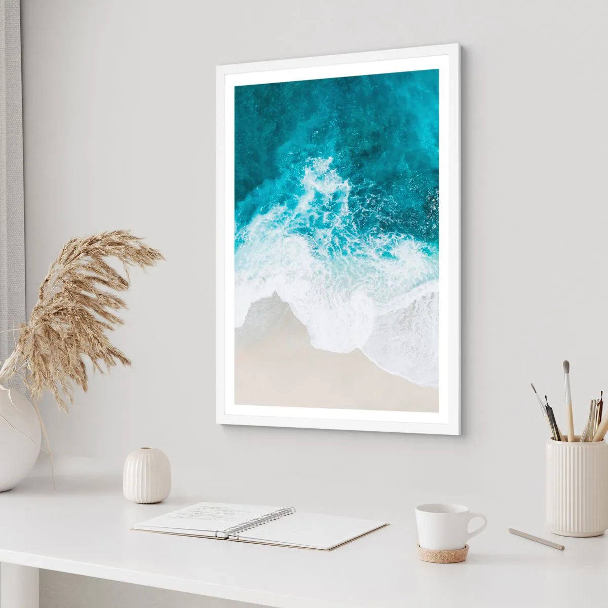 Plakat i hvid ramme - Naturlig kærtegn - 70x100 cm