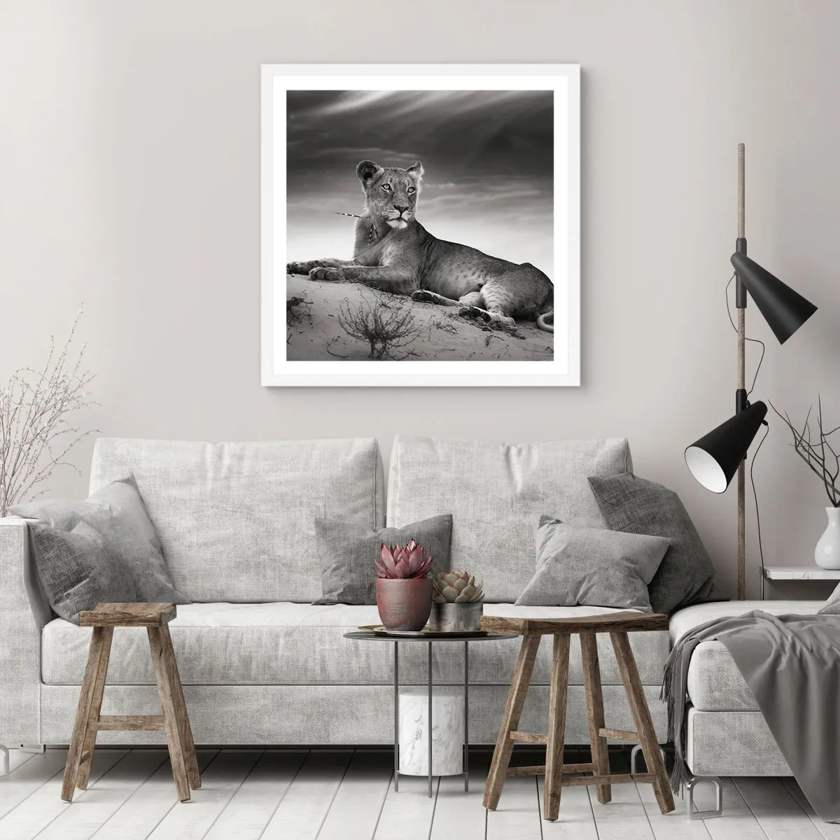 Plakat i hvid ramme - Resten af ørkendronningen - 30x30 cm