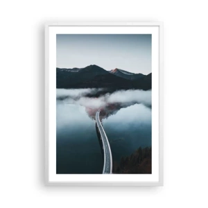 Plakat i hvid ramme - Over vand så glat som et spejl - 50x70 cm