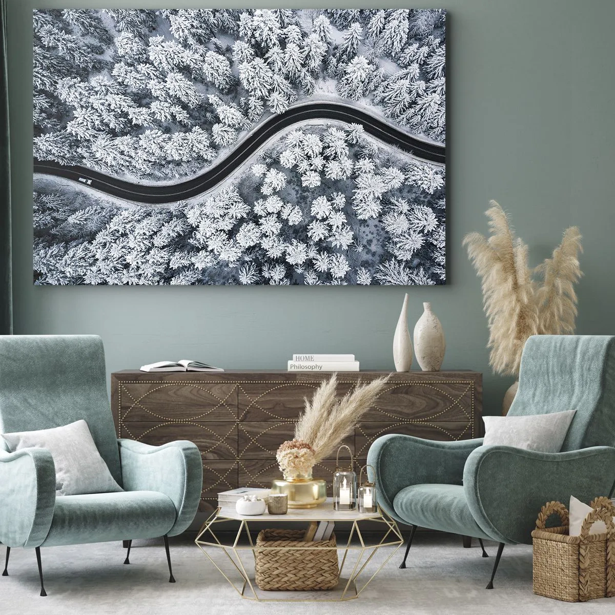 Lærredstryk - Billede på lærred - Fugleperspektiv af en snoet vej i en vinterskov - 70x50cm - Gennem en vinterskov - Moderne vægdekoration til stue og soveværelse ARTTOR