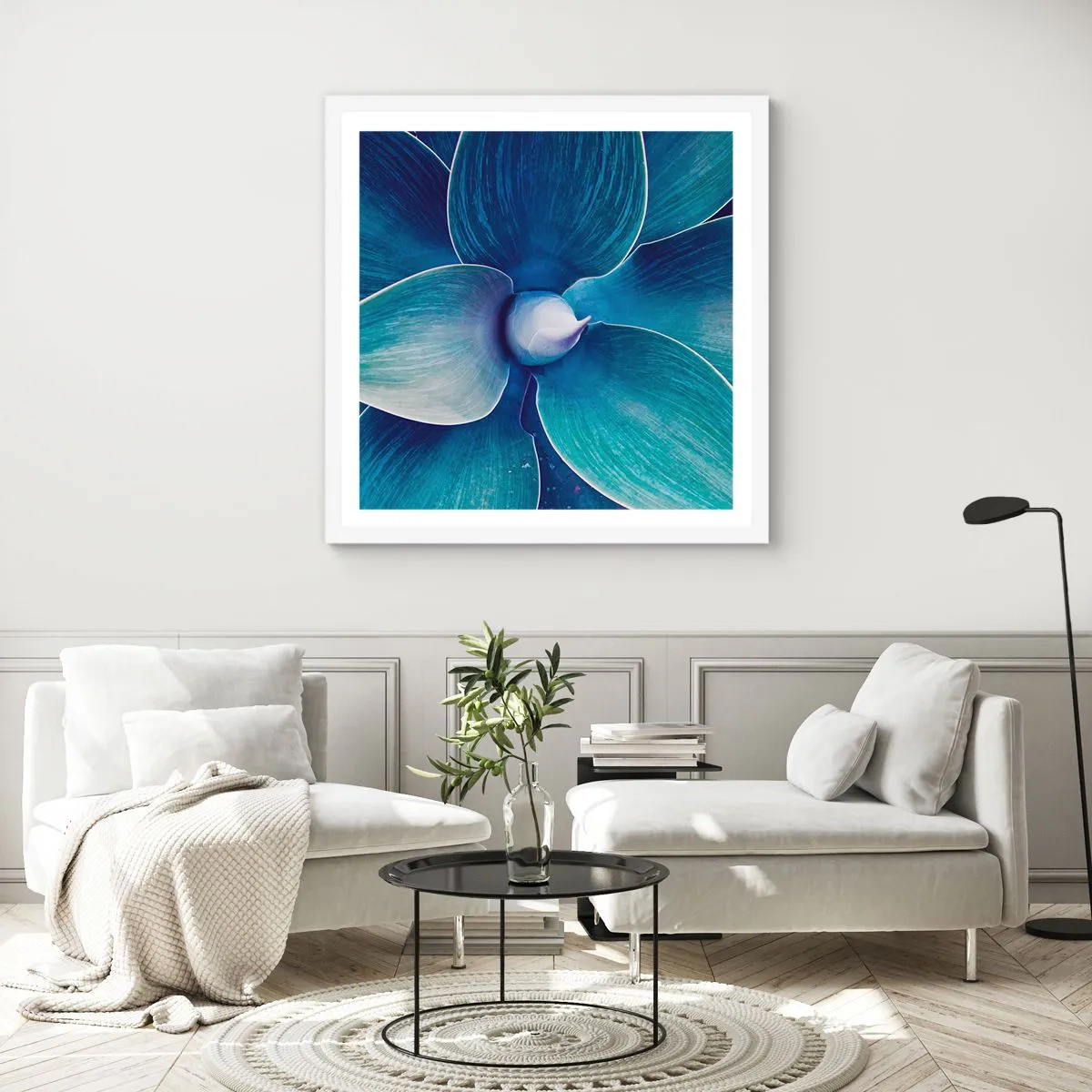 Plakat i hvid ramme - Blå fra himlen - 60x60 cm