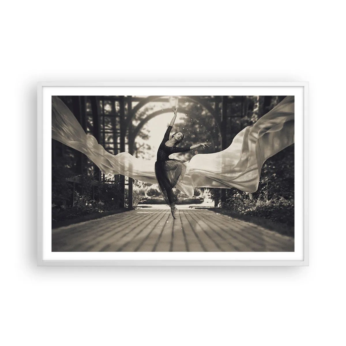 Plakat i hvid ramme - Dans i haven - 91x61 cm