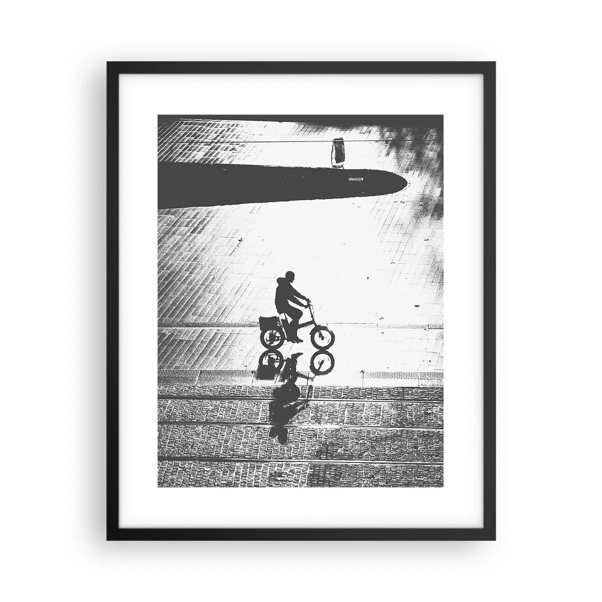 Plakat i sort ramme - Fremad, gennem byen - 40x50 cm