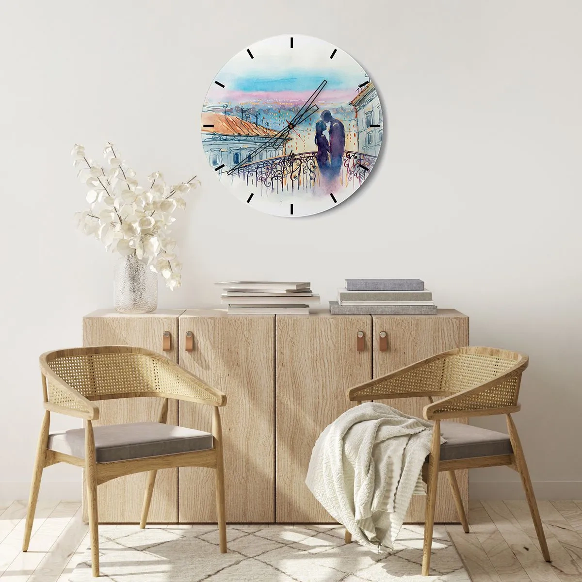 Vægur, Uret - Romantisk par på en balkon med udsigt over byen - 30x30cm - Parisiske elskere - Moderne vægdekoration til stue, køkken og soveværelse ARTTOR