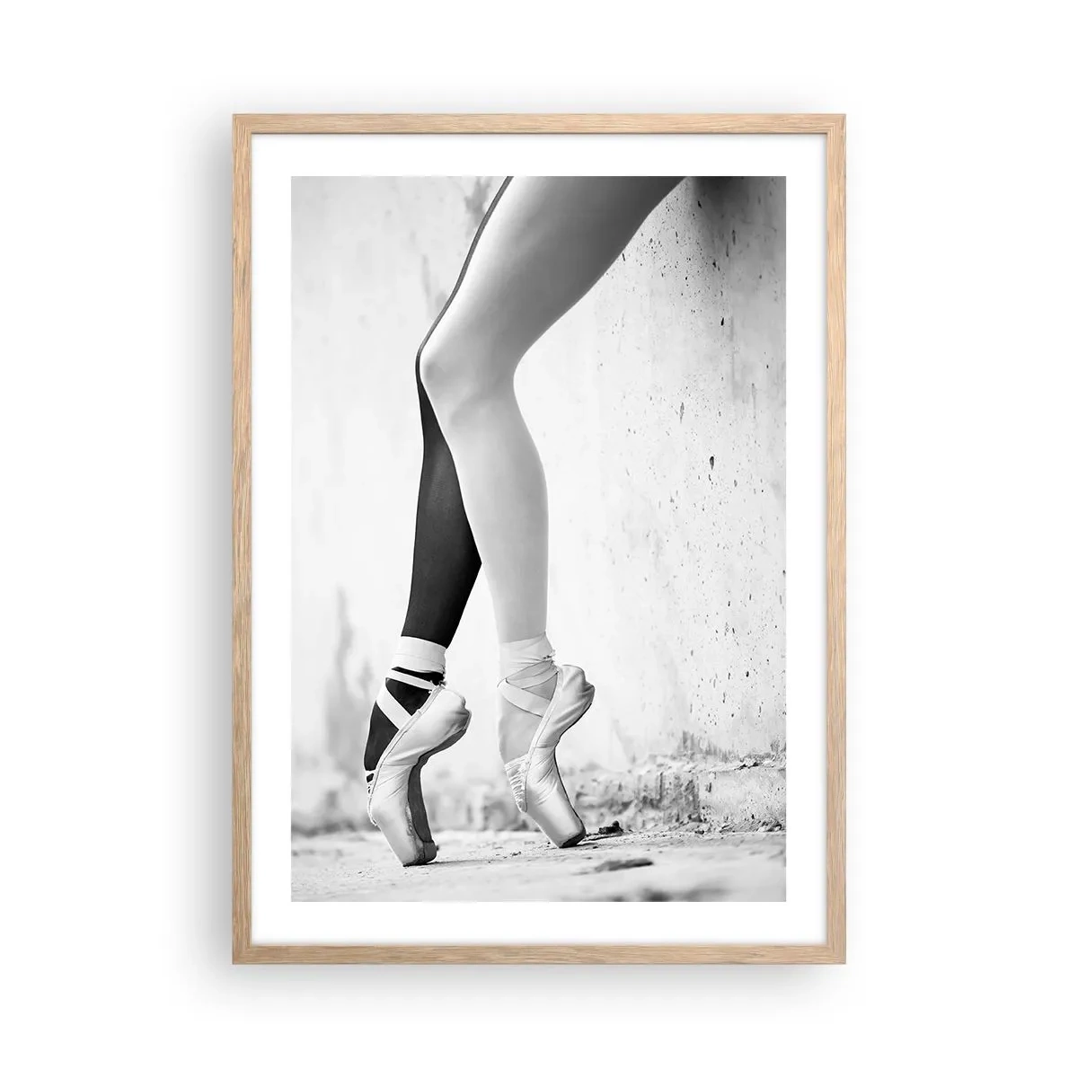 Plakat i ramme af lyst egetræ - Ballerina, voila! - 50x70 cm