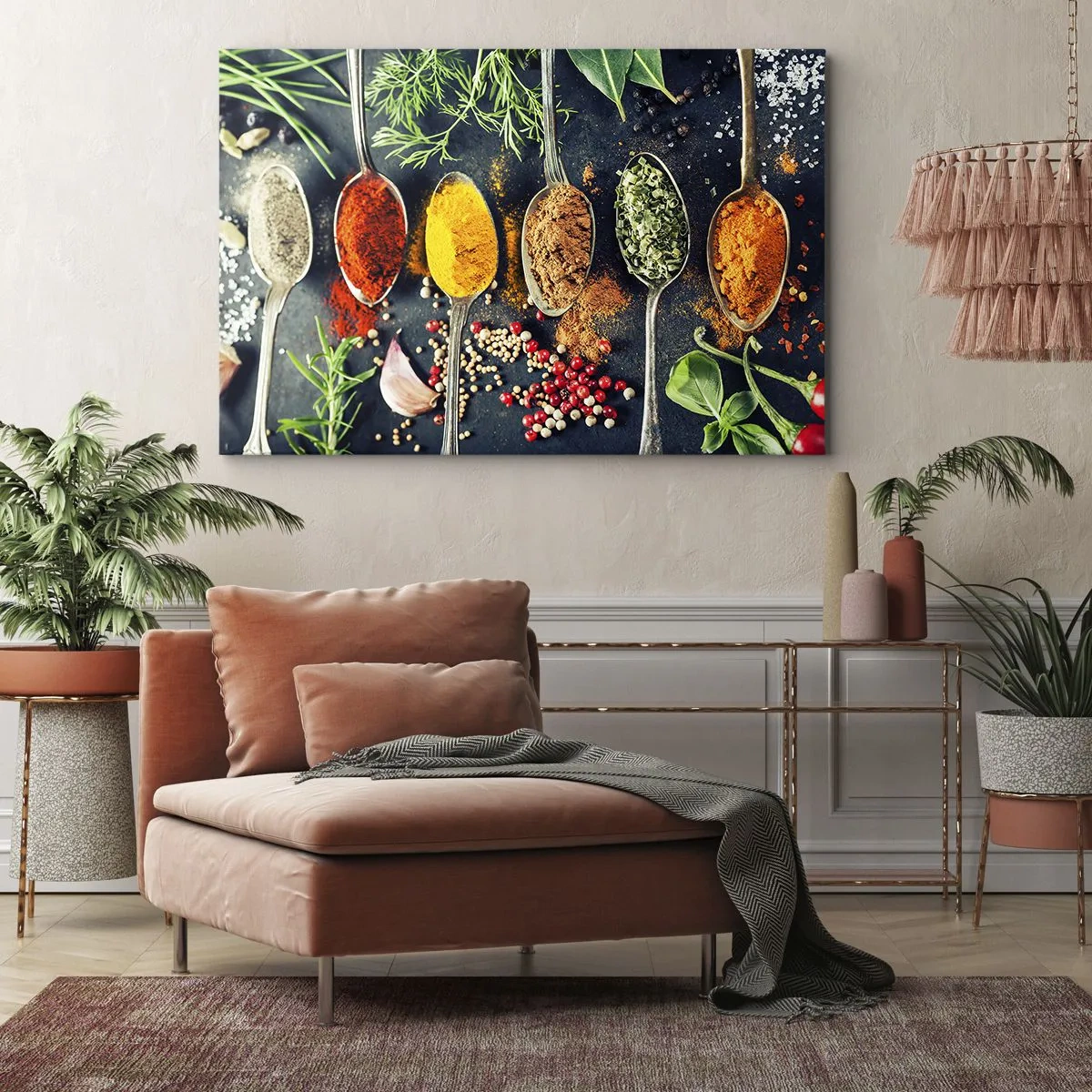 Lærredstryk - Billede på lærred - Farverige krydderier på skeer med urter i baggrunden - 70x50cm - Kulinarisk magi - Moderne vægdekoration til stue og soveværelse ARTTOR
