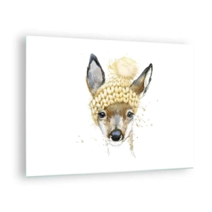 Billede på glas - En rådyr i en uldhue med en pompon - 70x50cm - Til vinter i en sneklædt skov - Moderne vægdekoration til stue og soveværelse ARTTOR