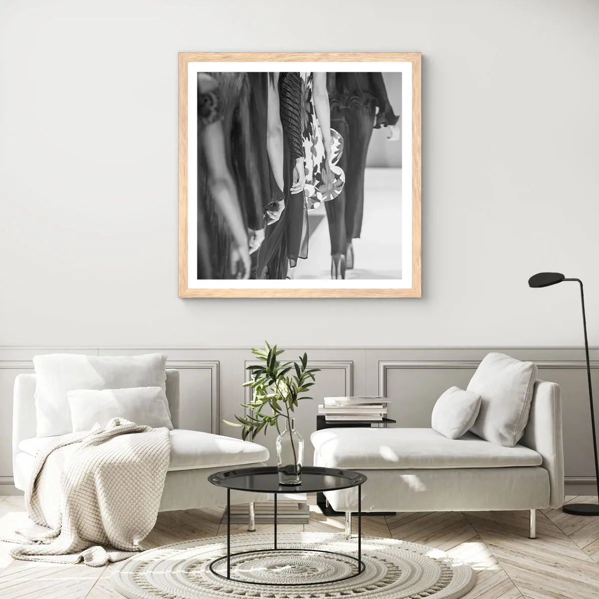 Plakat i ramme af lyst egetræ - En stilfuld parade - 30x30 cm