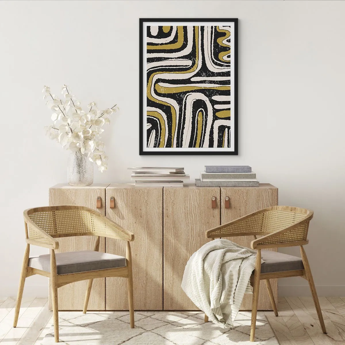 Plakat i sort ramme - Geometrisk abstraktion i sort, beige og guld - 50x70cm - Komposition: stier og gyder - Moderne vægdekoration til stue og soveværelse ARTTOR