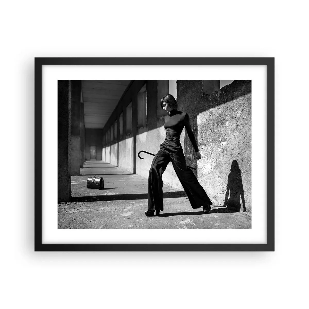 Plakat i sort ramme -  Byens elegance - 50x40 cm
