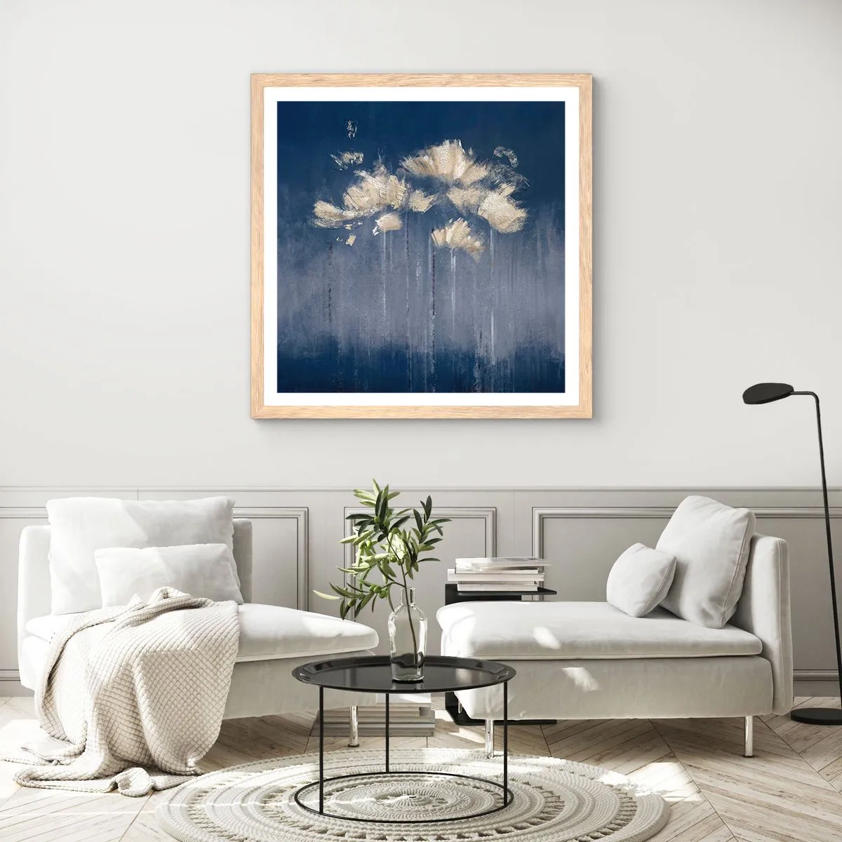 Plakat i ramme af lyst egetræ - Som kronblade i vinden - 30x30 cm