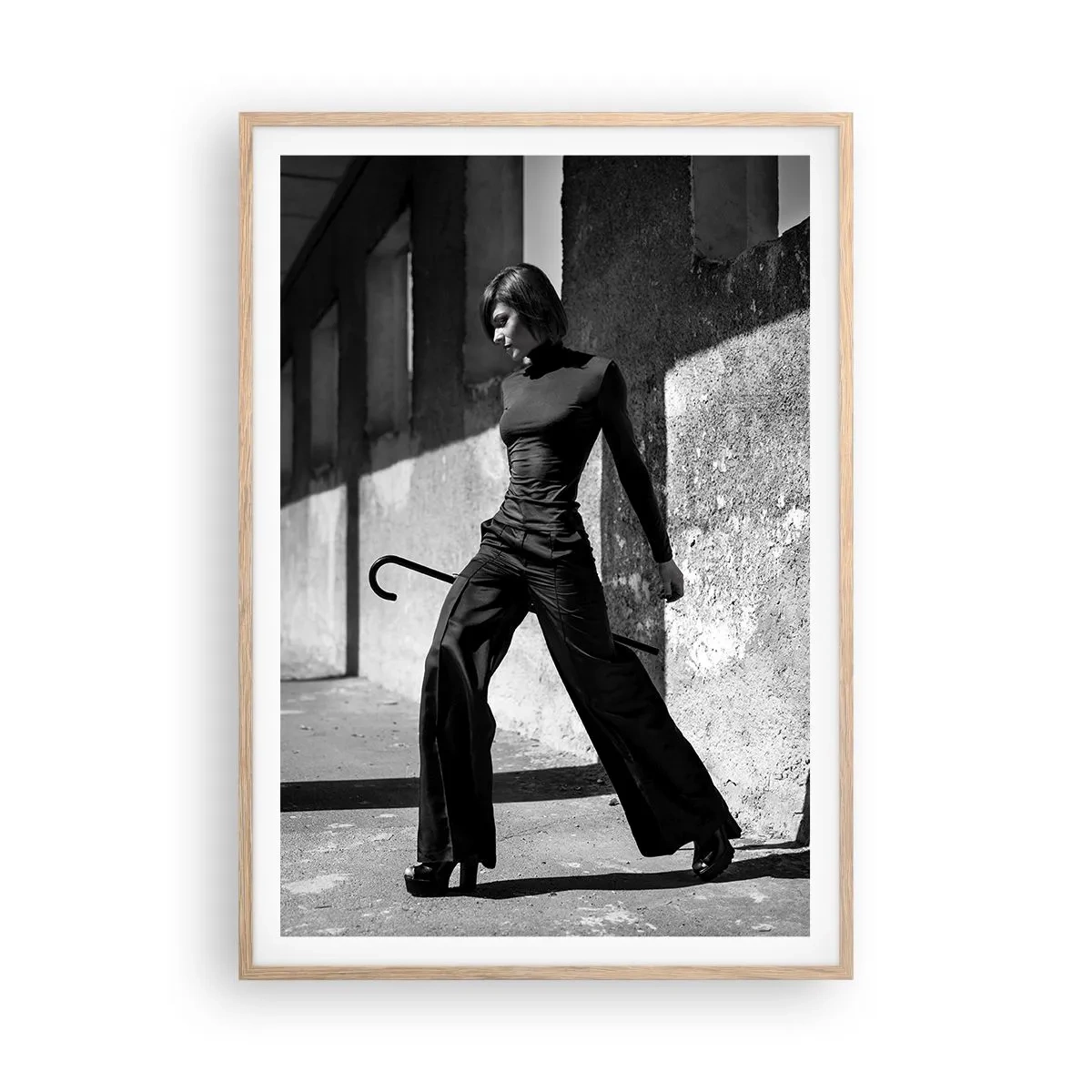 Plakat i ramme af lyst egetræ -  Byens elegance - 70x100 cm