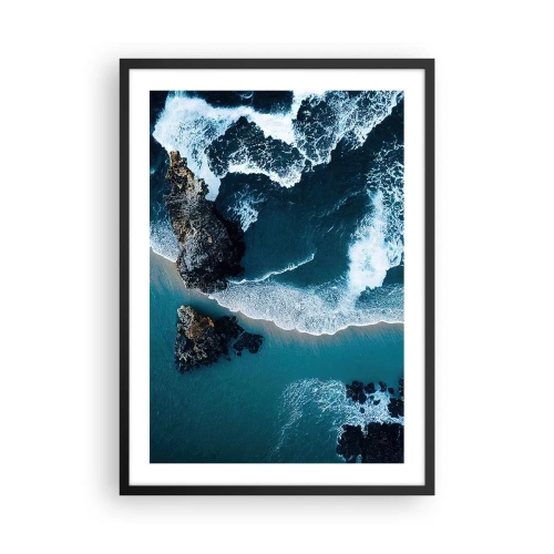 Plakat i sort ramme - Udsigt over havets bølger, der slår mod klipperne - 50x70cm - Svøbt i bølger - Moderne vægdekoration til stue og soveværelse ARTTOR