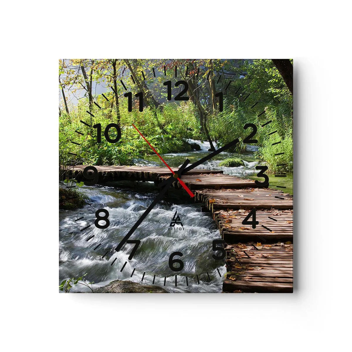 Vægur, Uret - Over en skummende kaskade - 40x40 cm