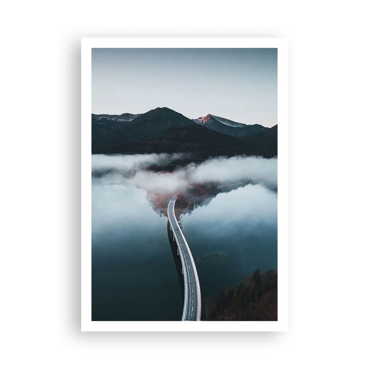 Plakat - Over vand så glat som et spejl - 70x100 cm