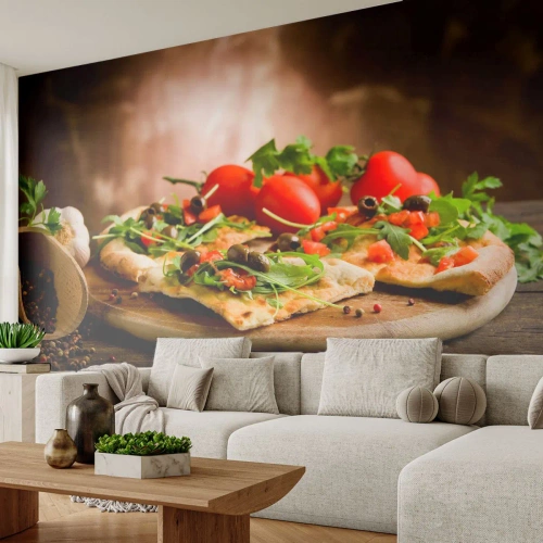 Fototapet Selvklæbende Deluxe Sticker - Direkte fra ovnen og fra haven - Gastronomi, Pizza, Italien - 350x256 cm