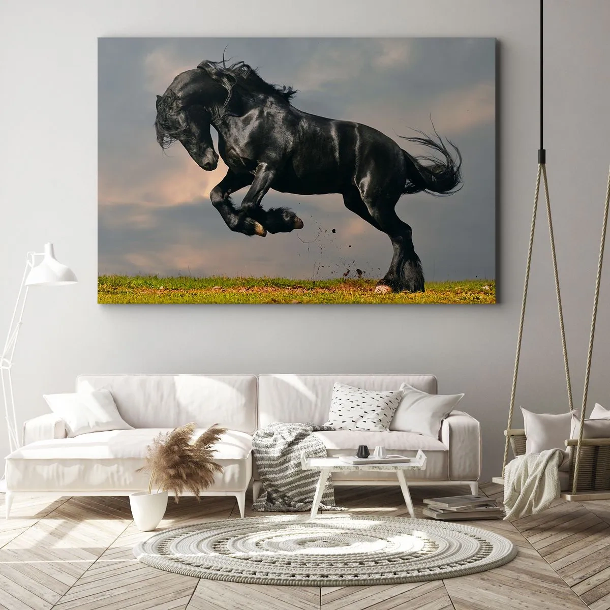 Lærredstryk - Billede på lærred - En mørk hest i et dynamisk spring mod himlen - 70x50cm - Smuk og fri - Moderne vægdekoration til stue og soveværelse ARTTOR