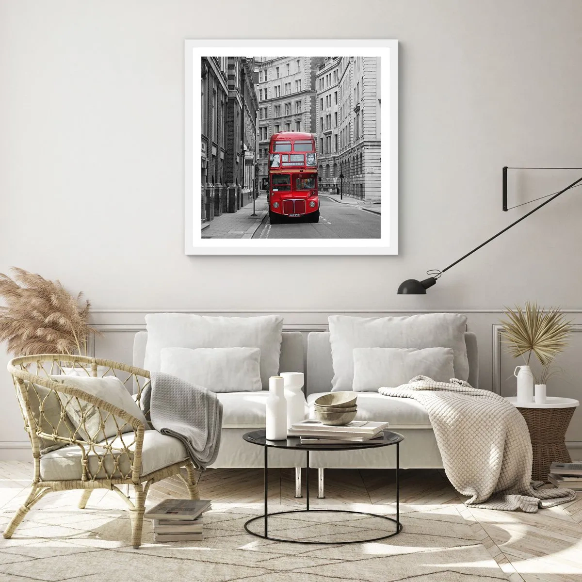 Plakat i hvid ramme - Hverdagen behøver ikke at være grå - 30x30 cm