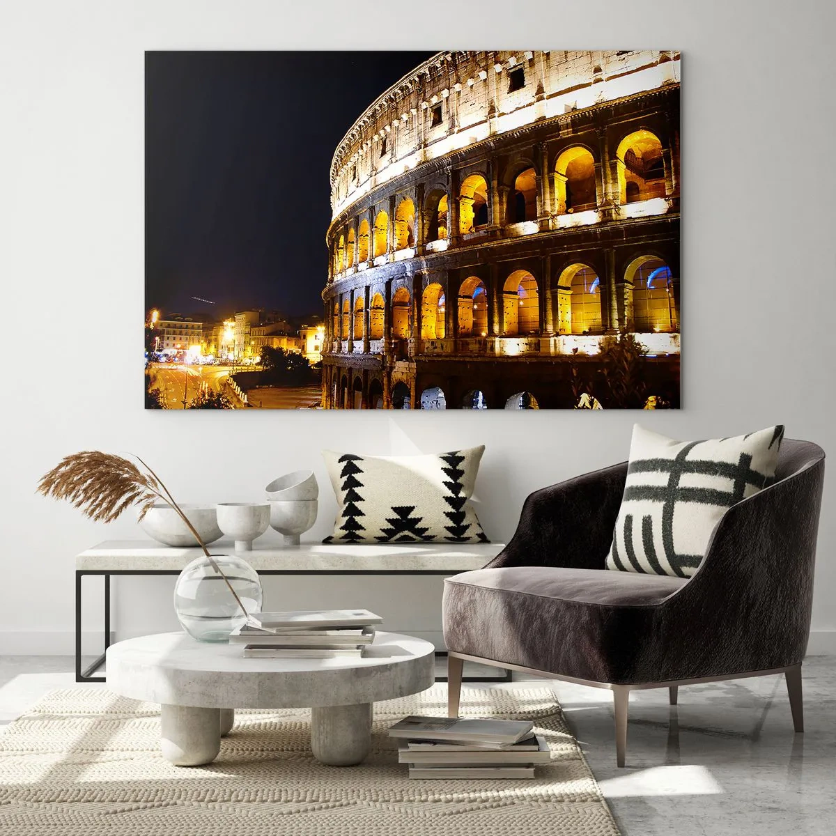 Billede på glas - Colosseum om natten med oplyste buer - 70x50cm - Legene er ved at begynde - Moderne vægdekoration til stue og soveværelse ARTTOR