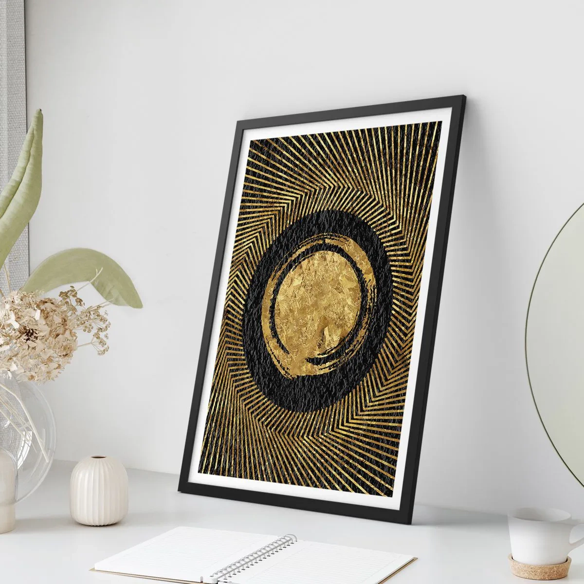 Plakat i sort ramme - Gylden geometrisk abstraktion på en sort baggrund - 50x70cm - Glamour-komposition - Moderne vægdekoration til stue og soveværelse ARTTOR