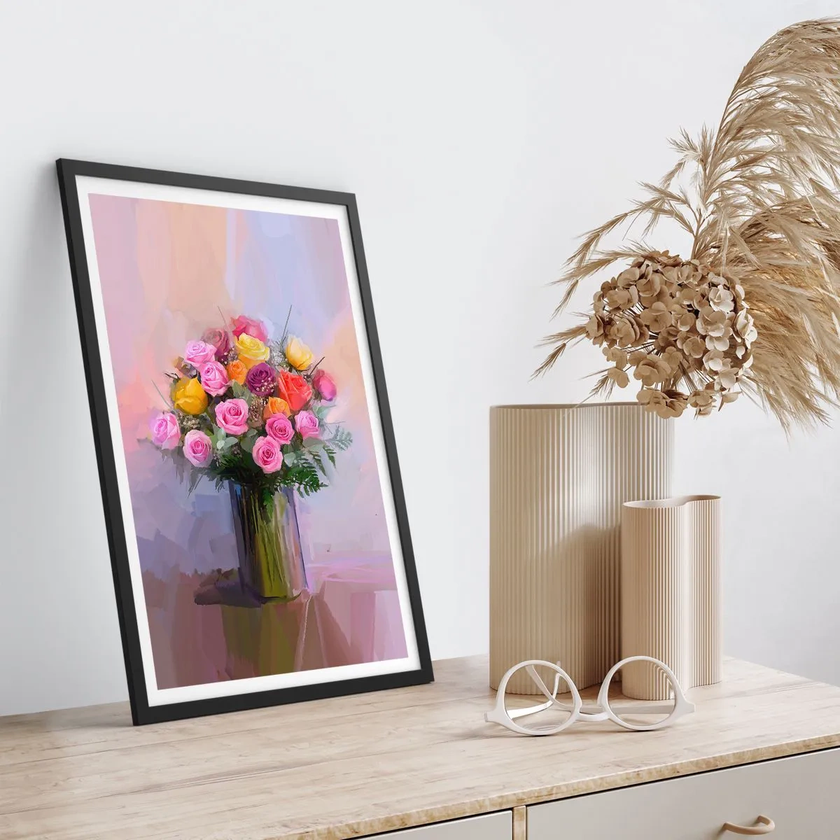 Plakat i sort ramme - En buket roser og blomster i en glasvase - 50x70cm - Bevaret skønhed - Moderne vægdekoration til stue og soveværelse ARTTOR