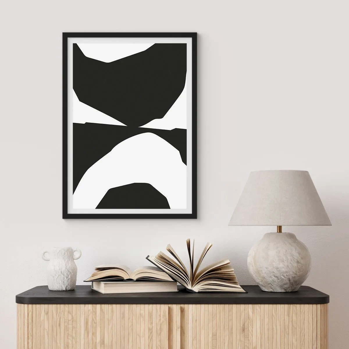 Plakat i sort ramme - Abstrakt sort-hvid komposition - 50x70cm - Positiv-negativ - Moderne vægdekoration til stue og soveværelse ARTTOR