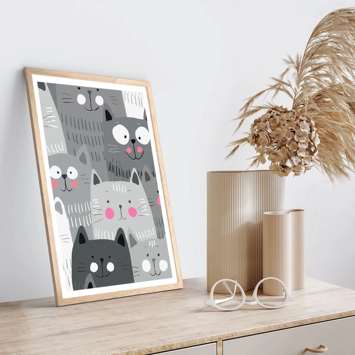 Plakat i ramme af lyst egetræ - Kattens verden - 70x100 cm