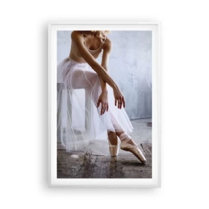 Plakat i hvid ramme - Før rampelysene skinner - 61x91 cm